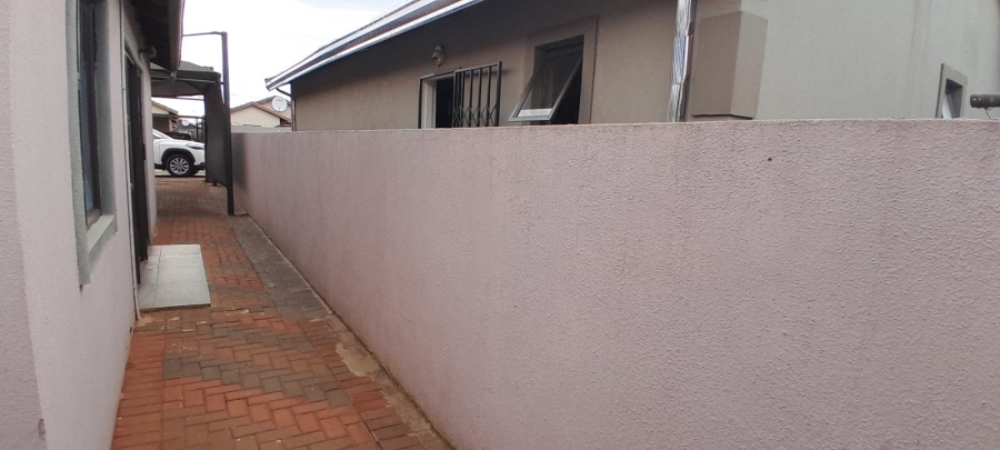 3 Bedroom Property for Sale in Windmill Park Gauteng