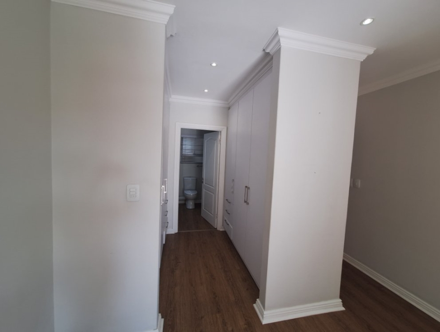 2 Bedroom Property for Sale in Greenstone Hill Gauteng