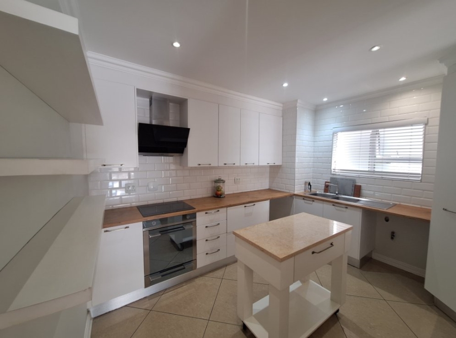 2 Bedroom Property for Sale in Greenstone Hill Gauteng