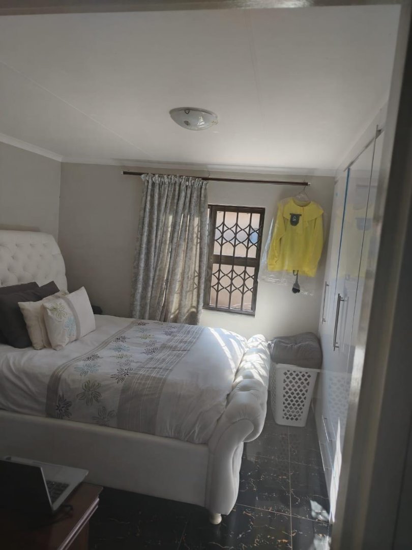 3 Bedroom Property for Sale in Windmill Park Gauteng