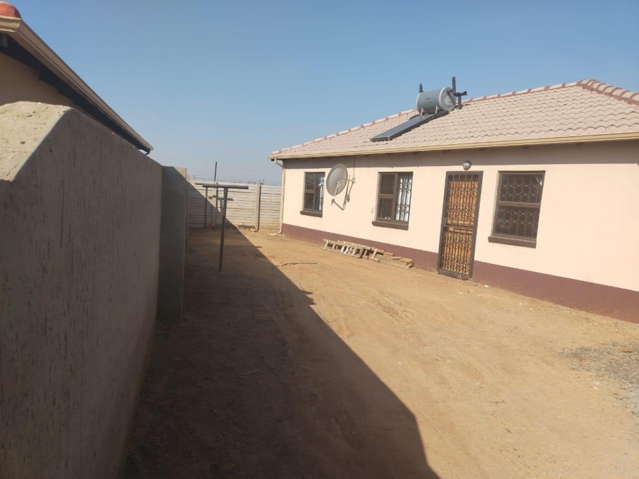3 Bedroom Property for Sale in Windmill Park Gauteng