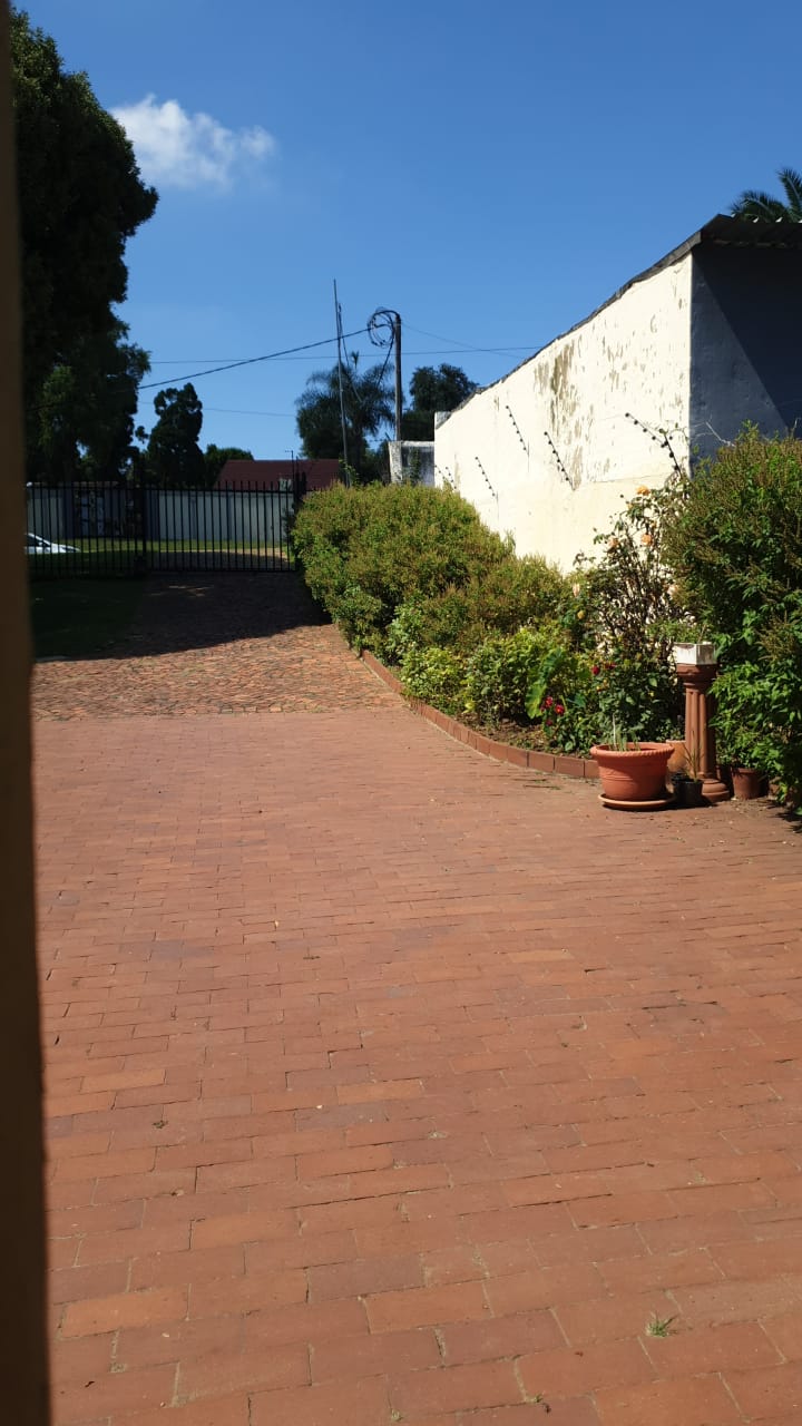 4 Bedroom Property for Sale in Whitney Gardens Gauteng
