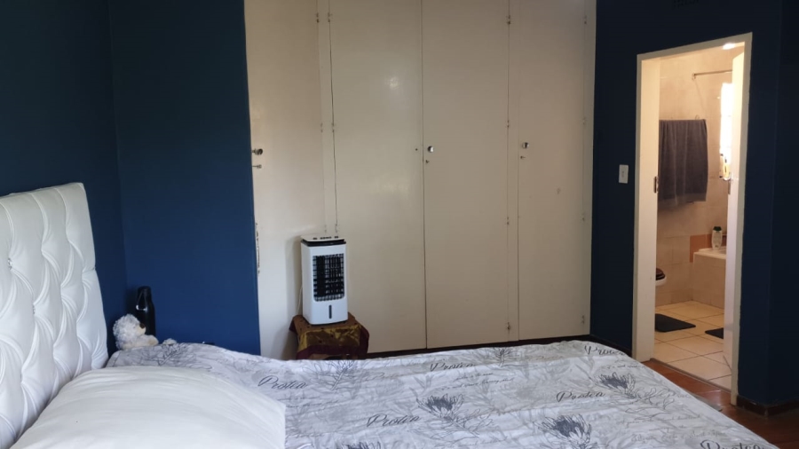 4 Bedroom Property for Sale in Whitney Gardens Gauteng