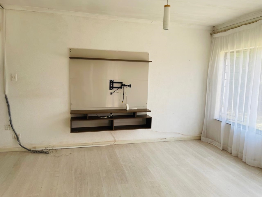 3 Bedroom Property for Sale in Dawn Park Gauteng