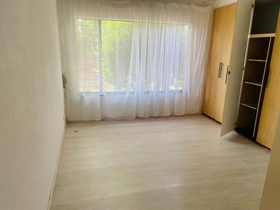 3 Bedroom Property for Sale in Dawn Park Gauteng