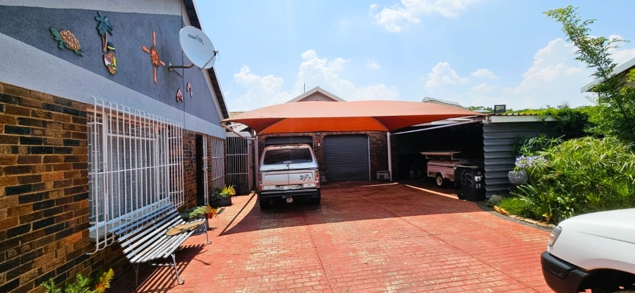 4 Bedroom Property for Sale in Ferryvale Gauteng