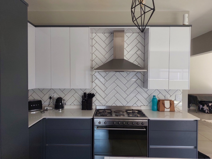 To Let 3 Bedroom Property for Rent in Olivedale Gauteng