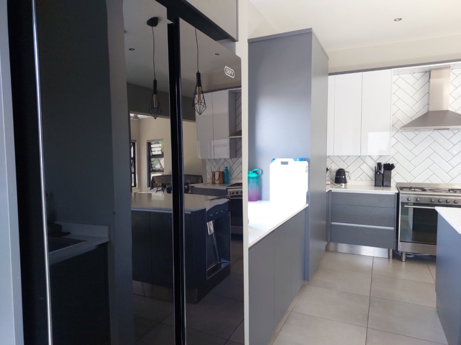 To Let 3 Bedroom Property for Rent in Olivedale Gauteng