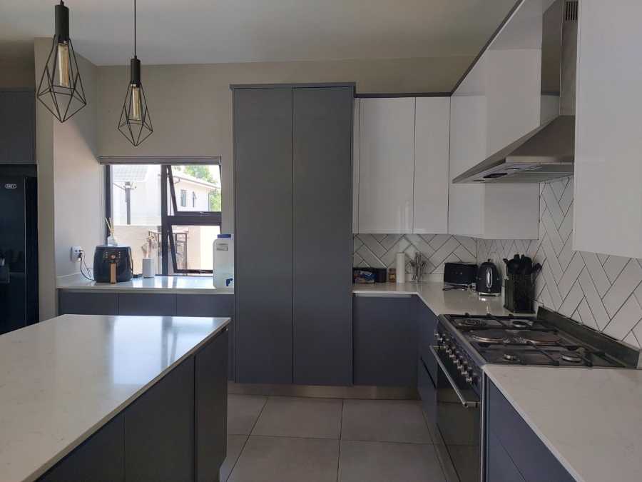 To Let 3 Bedroom Property for Rent in Olivedale Gauteng