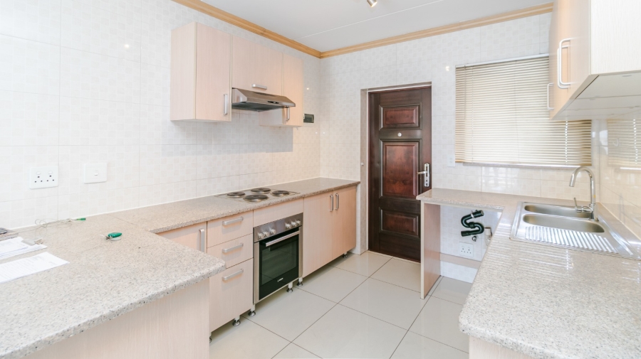 2 Bedroom Property for Sale in Noordwyk Gauteng