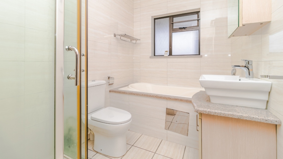 2 Bedroom Property for Sale in Noordwyk Gauteng