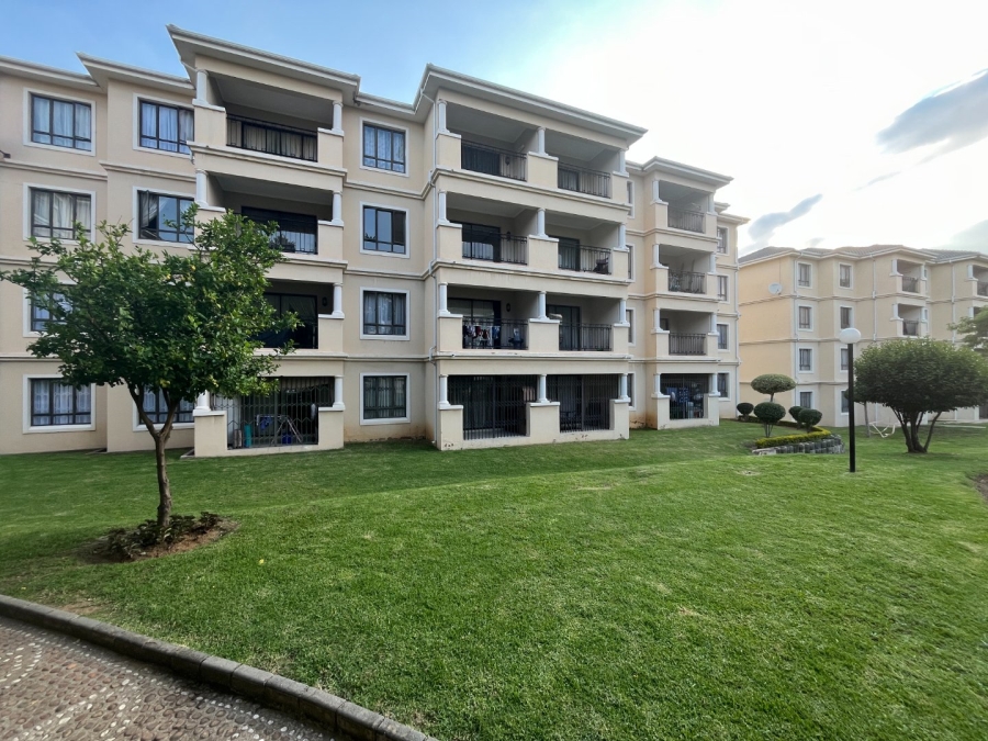 2 Bedroom Property for Sale in Noordwyk Gauteng