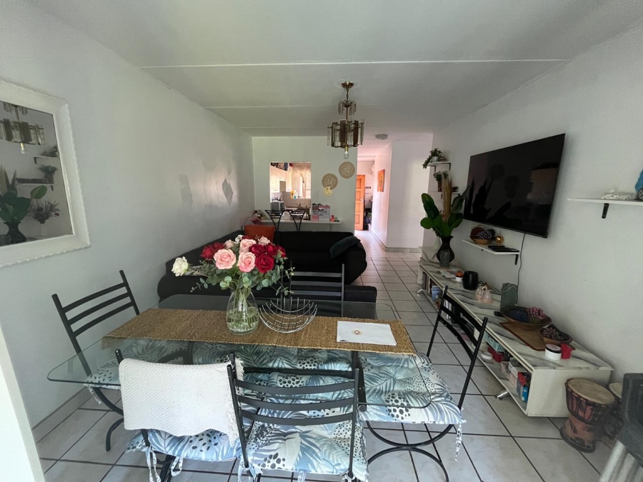 2 Bedroom Property for Sale in Buccleuch Gauteng