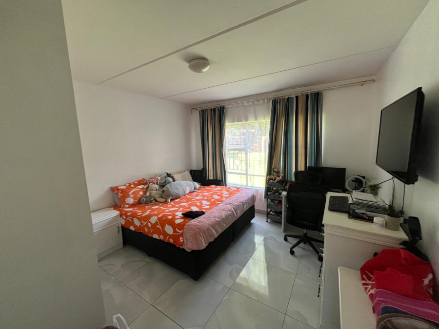 2 Bedroom Property for Sale in Buccleuch Gauteng