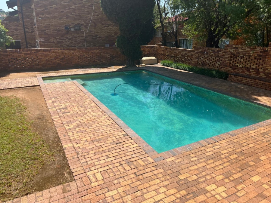 2 Bedroom Property for Sale in Buccleuch Gauteng