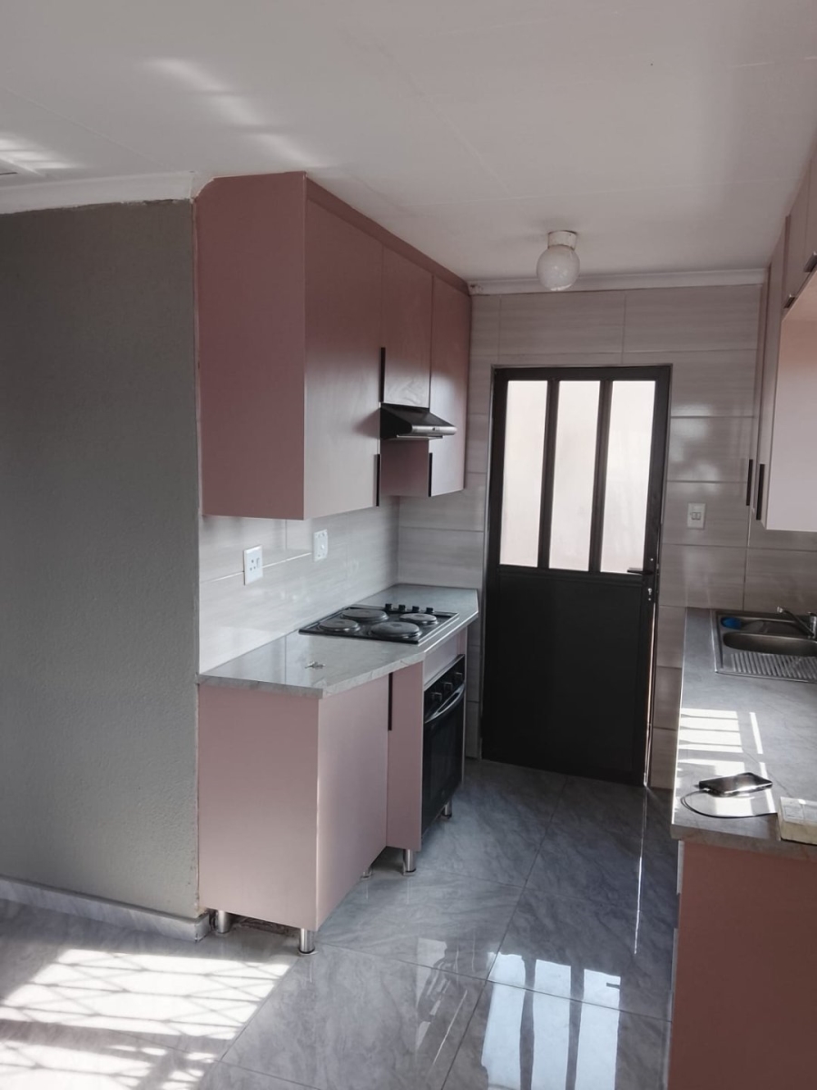 To Let 2 Bedroom Property for Rent in Protea Glen Gauteng