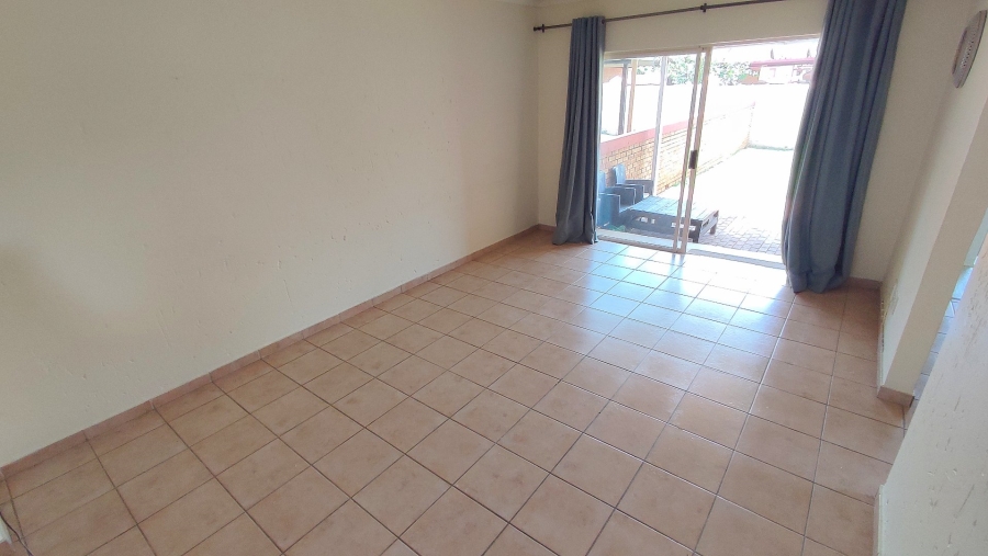 2 Bedroom Property for Sale in Heuwelsig Estate Gauteng