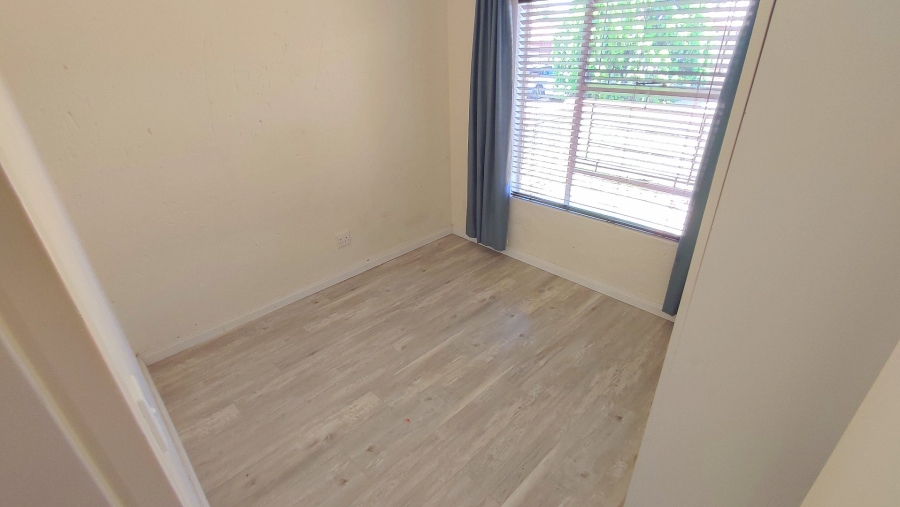 2 Bedroom Property for Sale in Heuwelsig Estate Gauteng