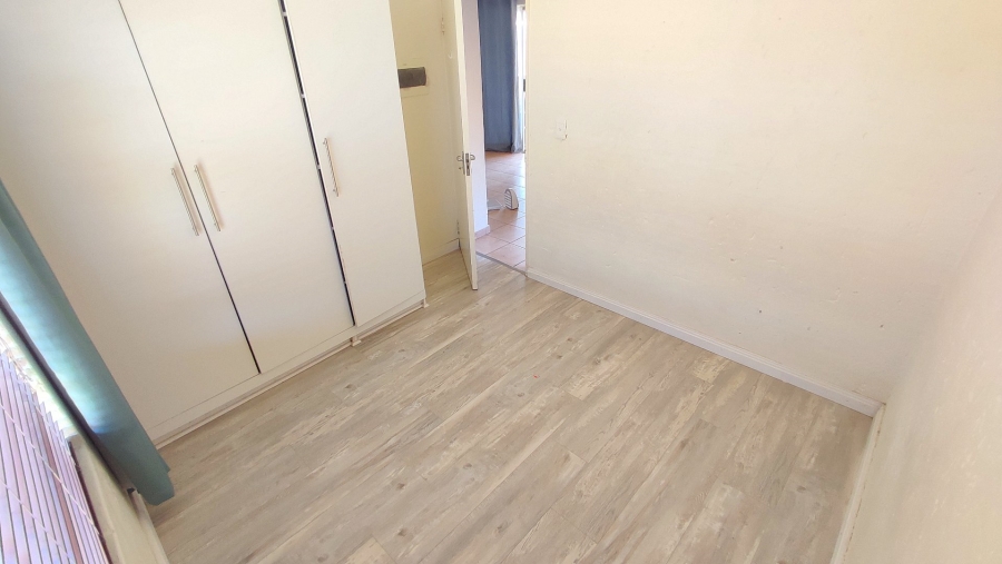 2 Bedroom Property for Sale in Heuwelsig Estate Gauteng