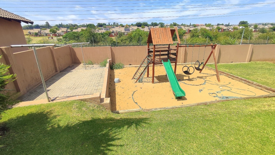 4 Bedroom Property for Sale in Amberfield Valley Gauteng
