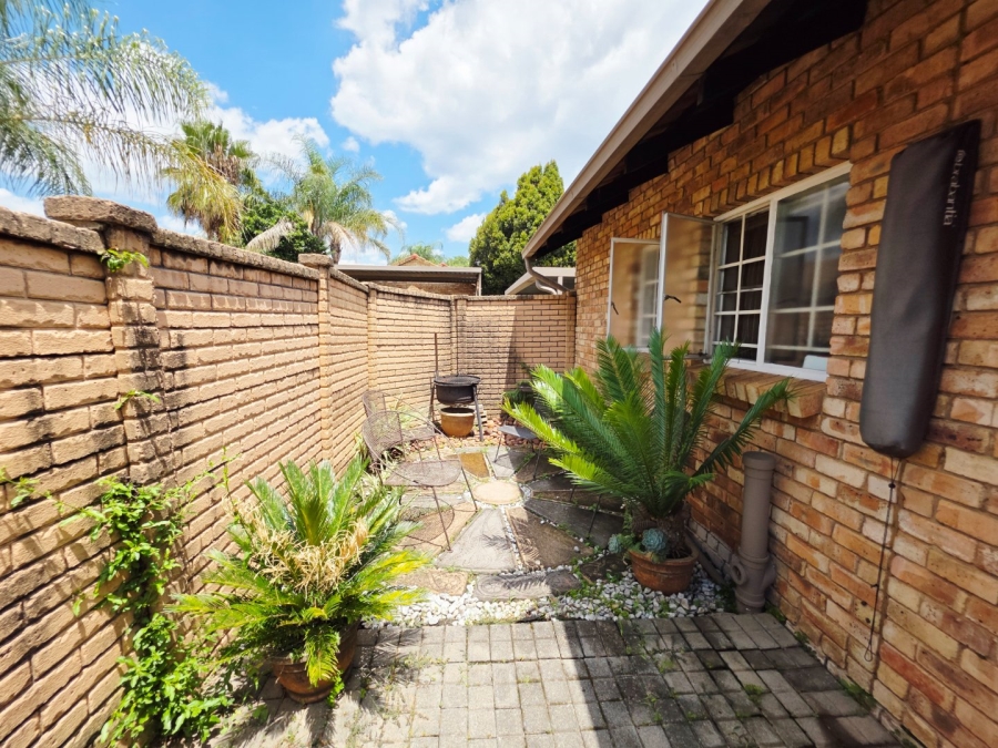 2 Bedroom Property for Sale in Equestria Gauteng