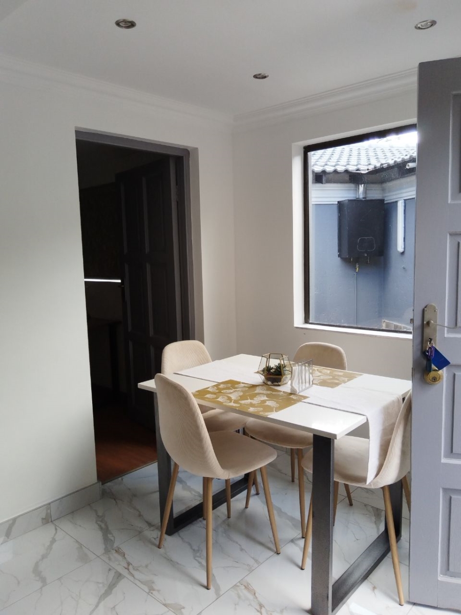 To Let 1 Bedroom Property for Rent in Fourways Gauteng