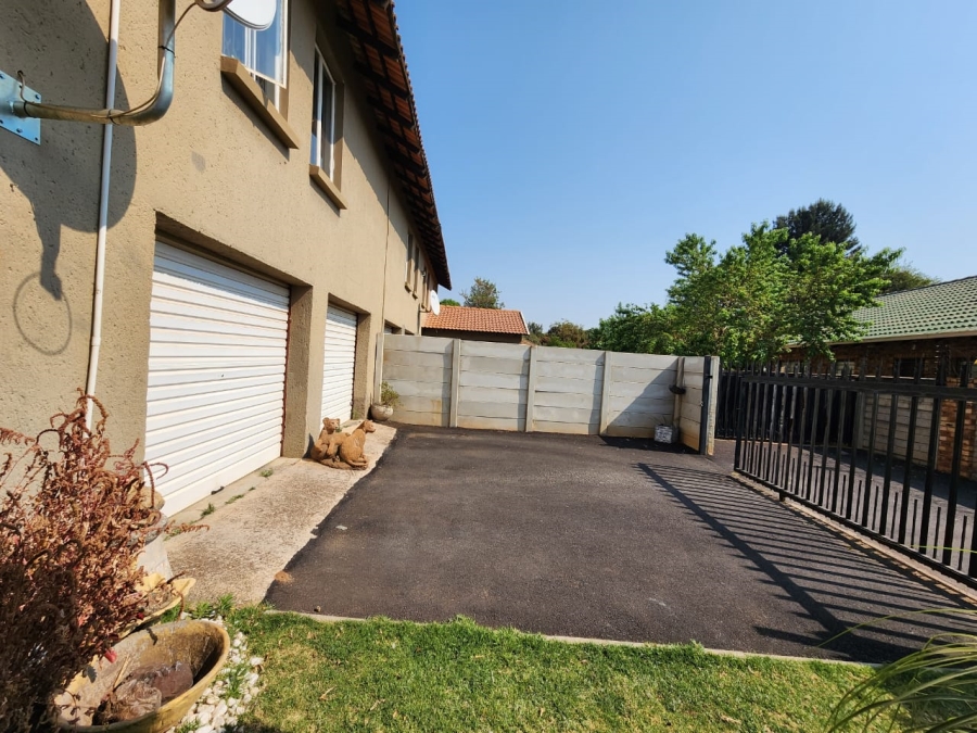 3 Bedroom Property for Sale in Daggafontein Gauteng