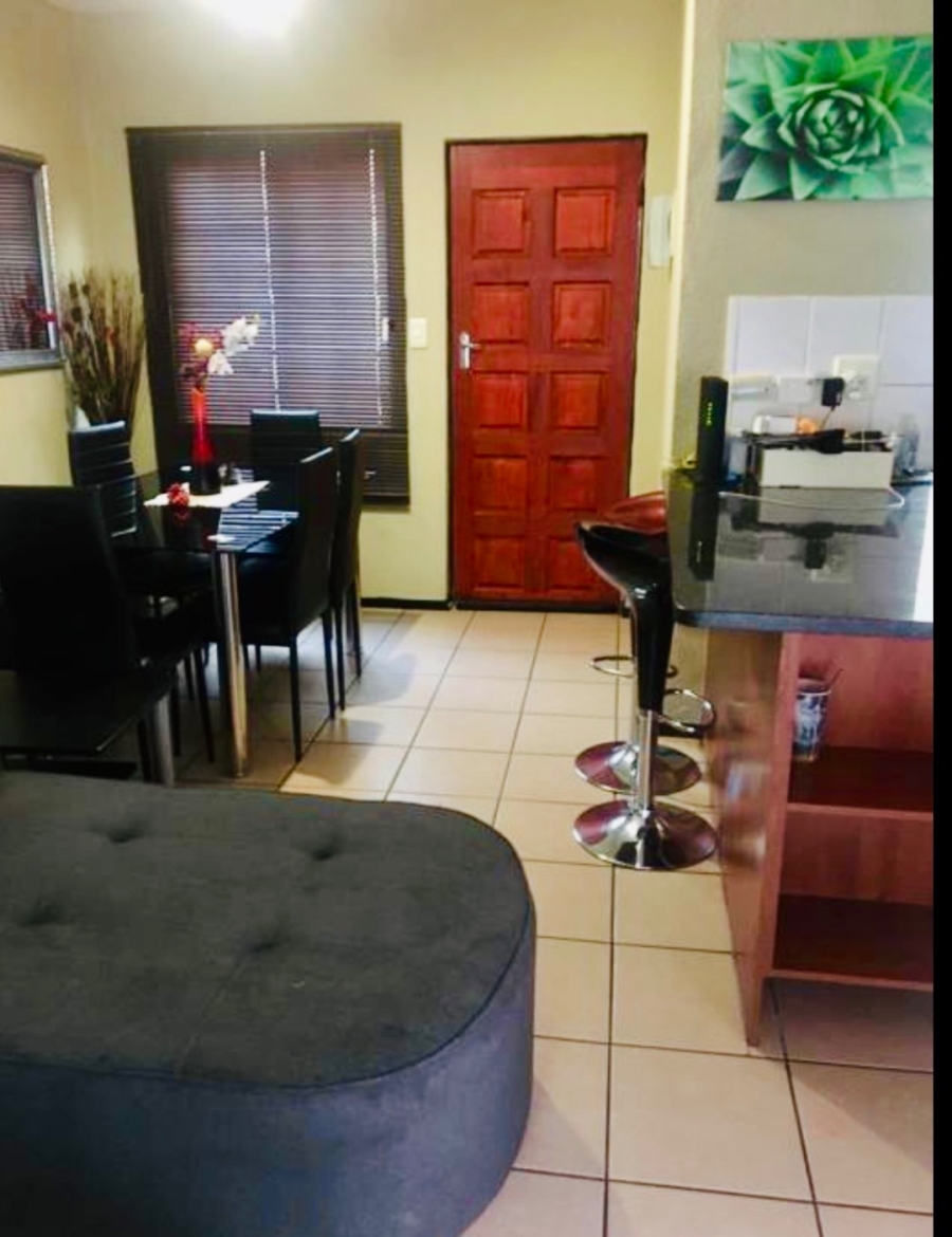To Let 2 Bedroom Property for Rent in Halfway Gardens Gauteng