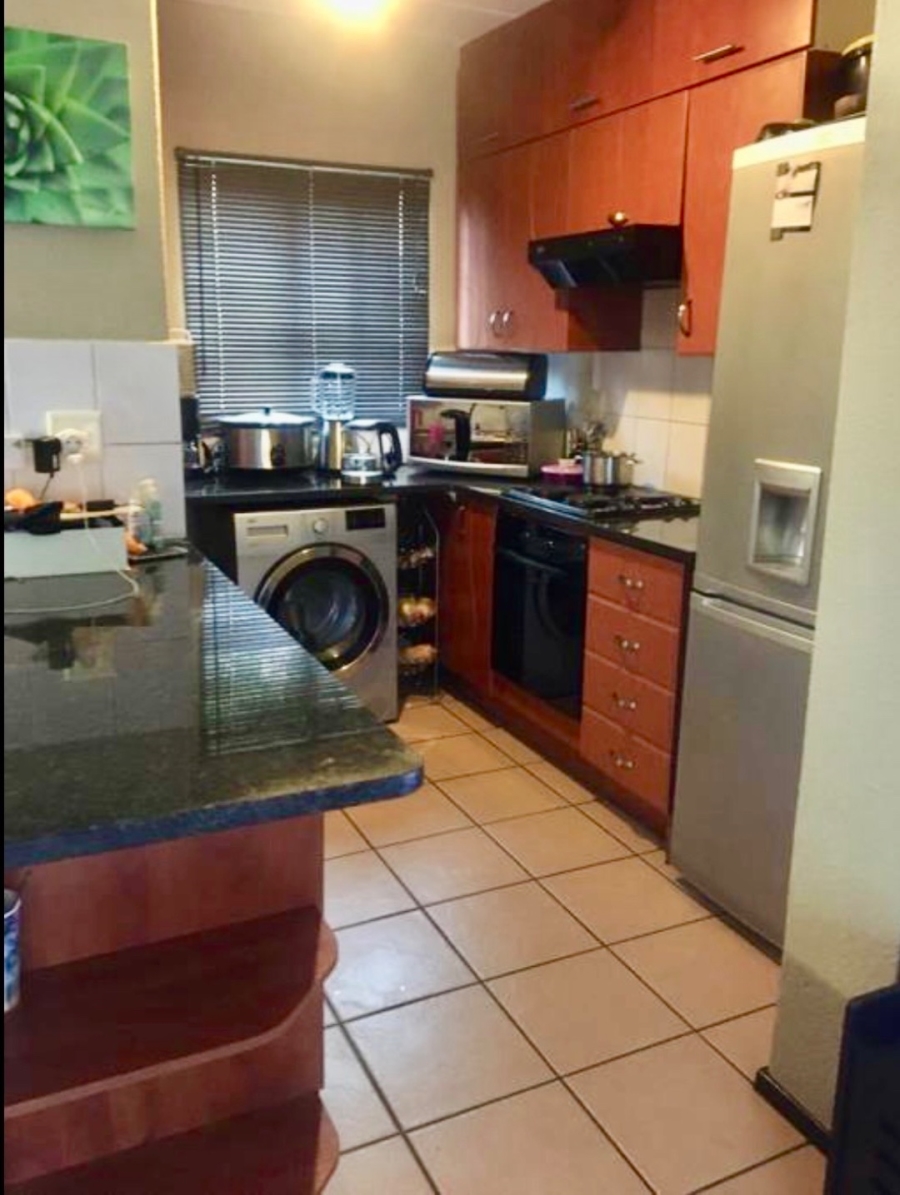 To Let 2 Bedroom Property for Rent in Halfway Gardens Gauteng