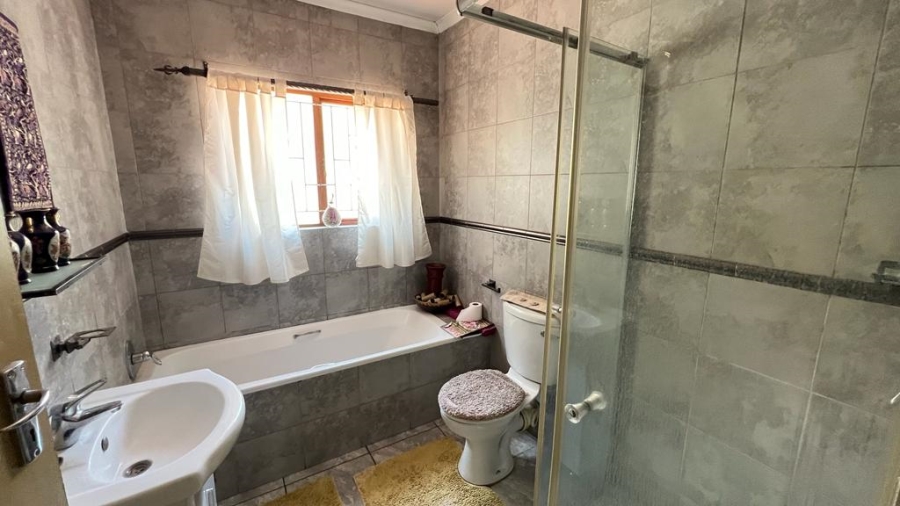 2 Bedroom Property for Sale in Willow Park Manor Gauteng