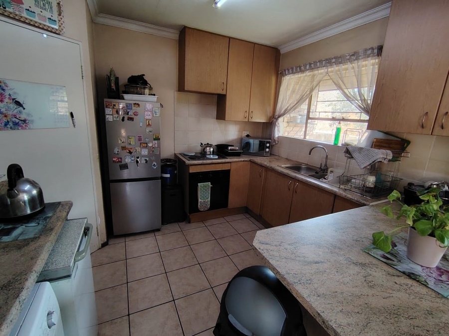 3 Bedroom Property for Sale in Heuwelsig Estate Gauteng