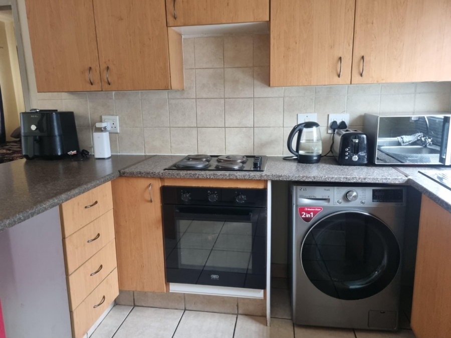 2 Bedroom Property for Sale in Paramount Estate Gauteng