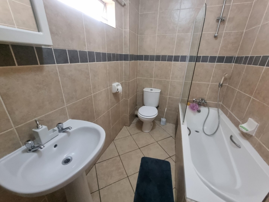 2 Bedroom Property for Sale in Paramount Estate Gauteng