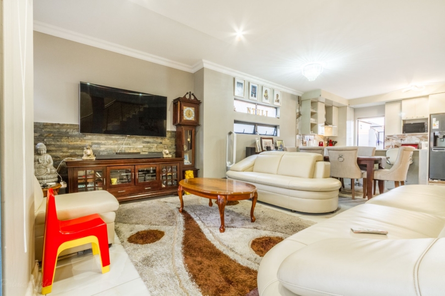 3 Bedroom Property for Sale in Equestria Gauteng