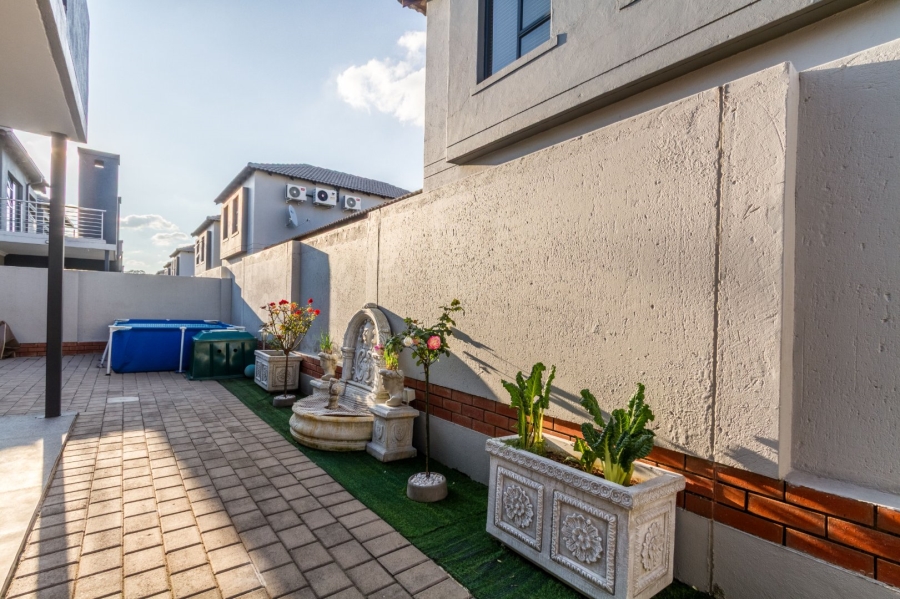 3 Bedroom Property for Sale in Equestria Gauteng