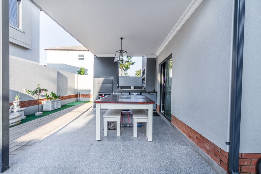 3 Bedroom Property for Sale in Equestria Gauteng