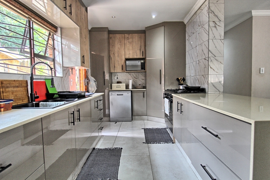 2 Bedroom Property for Sale in Germiston South Gauteng