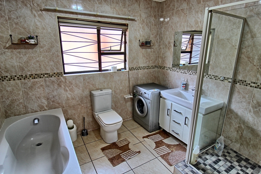 2 Bedroom Property for Sale in Germiston South Gauteng