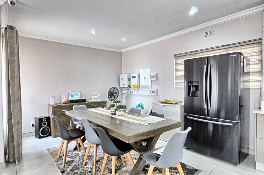 2 Bedroom Property for Sale in Germiston South Gauteng