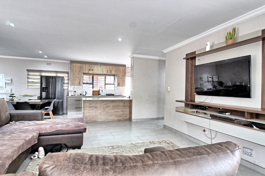 2 Bedroom Property for Sale in Germiston South Gauteng