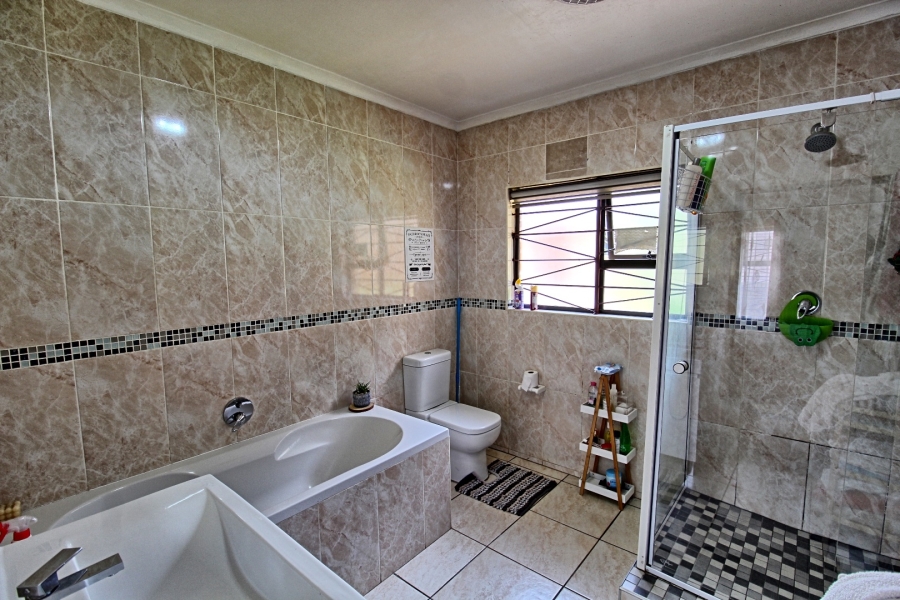 2 Bedroom Property for Sale in Germiston South Gauteng