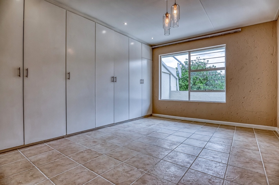 To Let 2 Bedroom Property for Rent in Norwood Gauteng