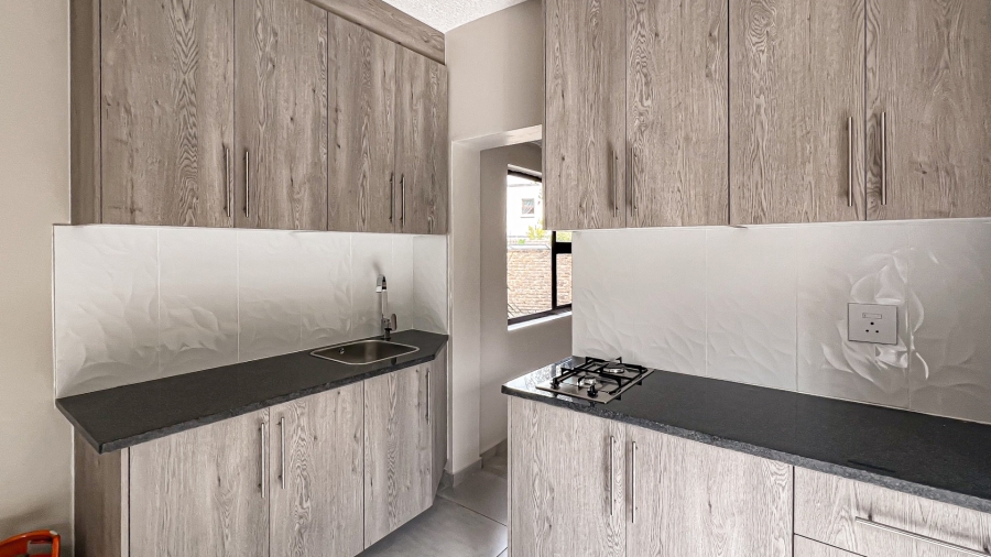 To Let 1 Bedroom Property for Rent in Bedfordview Gauteng