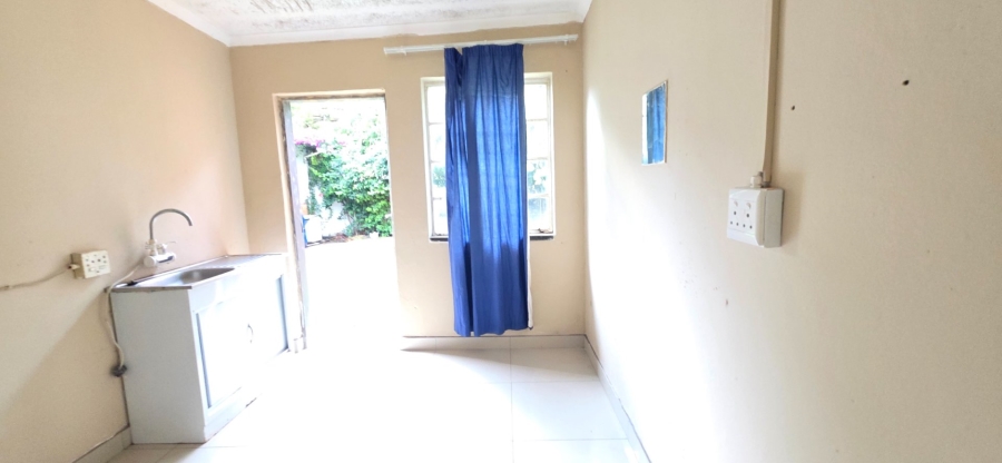 To Let 1 Bedroom Property for Rent in Erasmia Gauteng