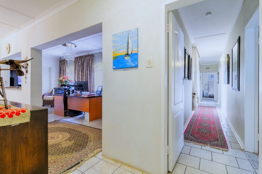 6 Bedroom Property for Sale in Meyerton Central Gauteng