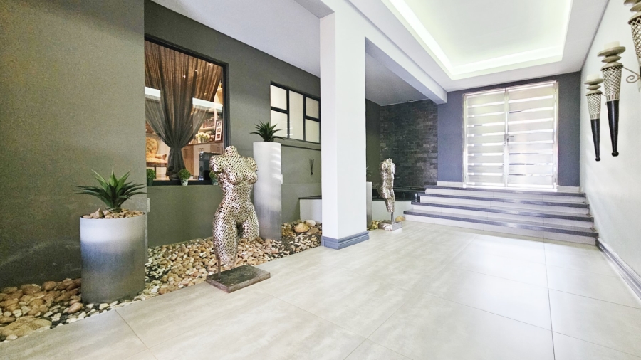 5 Bedroom Property for Sale in Three Rivers East Gauteng