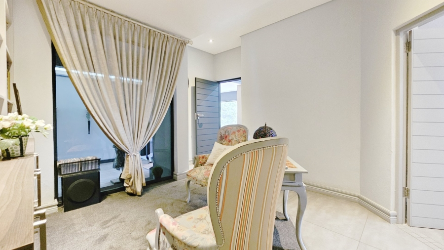 5 Bedroom Property for Sale in Three Rivers East Gauteng