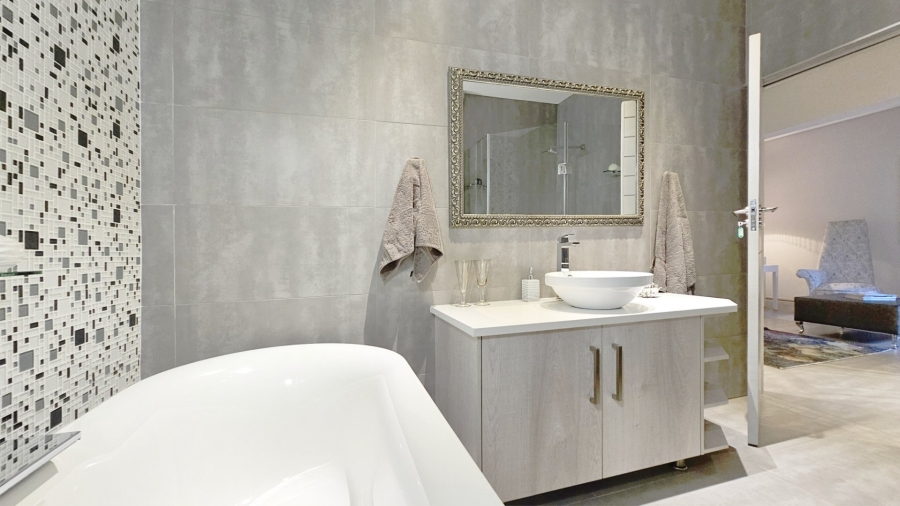 5 Bedroom Property for Sale in Three Rivers East Gauteng