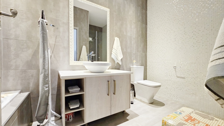 5 Bedroom Property for Sale in Three Rivers East Gauteng