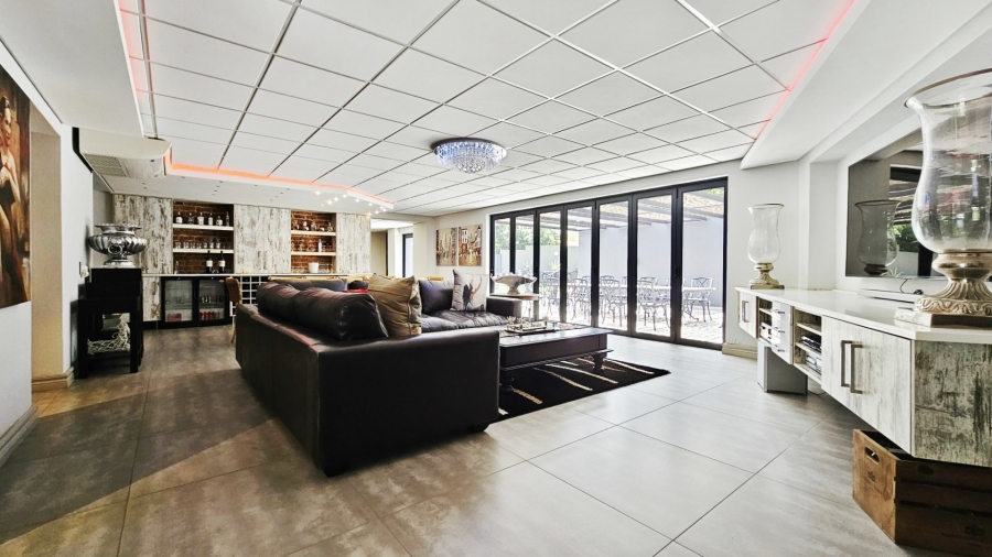 5 Bedroom Property for Sale in Three Rivers East Gauteng